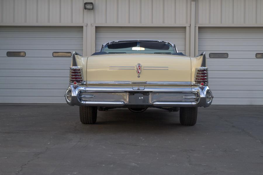  Buick Limited Convertible 1958 года  (фото 5 из 57)